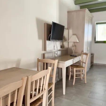 Alona Luxury Villas شقة