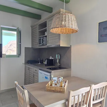 Alona Luxury Villas شقة أركاسا