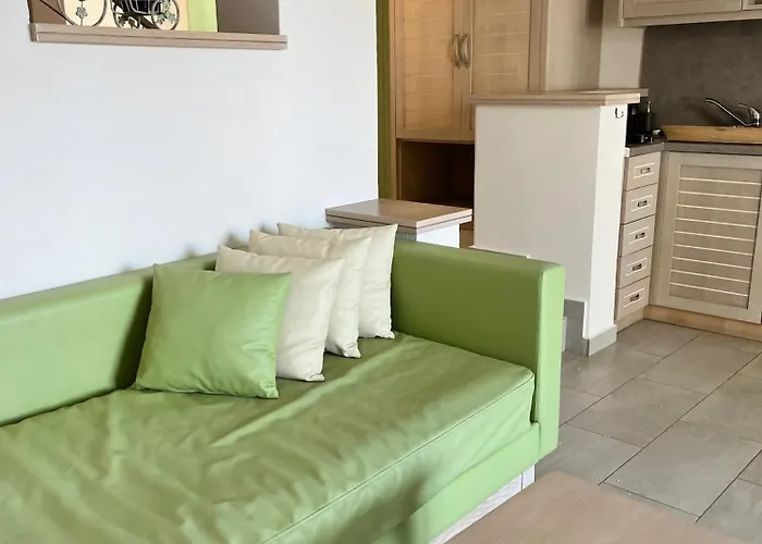 Alona Luxury Arkásza
